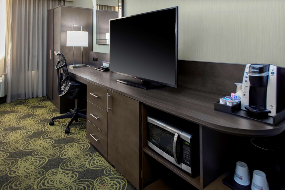 Hilton Garden Inn Reagan National Airport 67/72