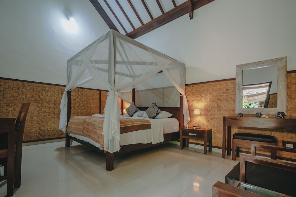 Frangipani Beach Villa 24/68