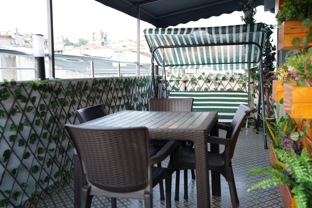 Middle Village Suite Hotel 22/39