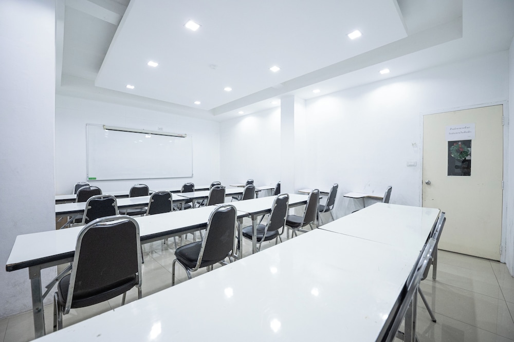 Chaipat Hotel 62/66