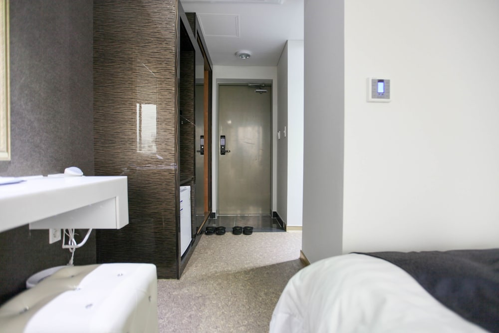 Eins Hotel 17/47