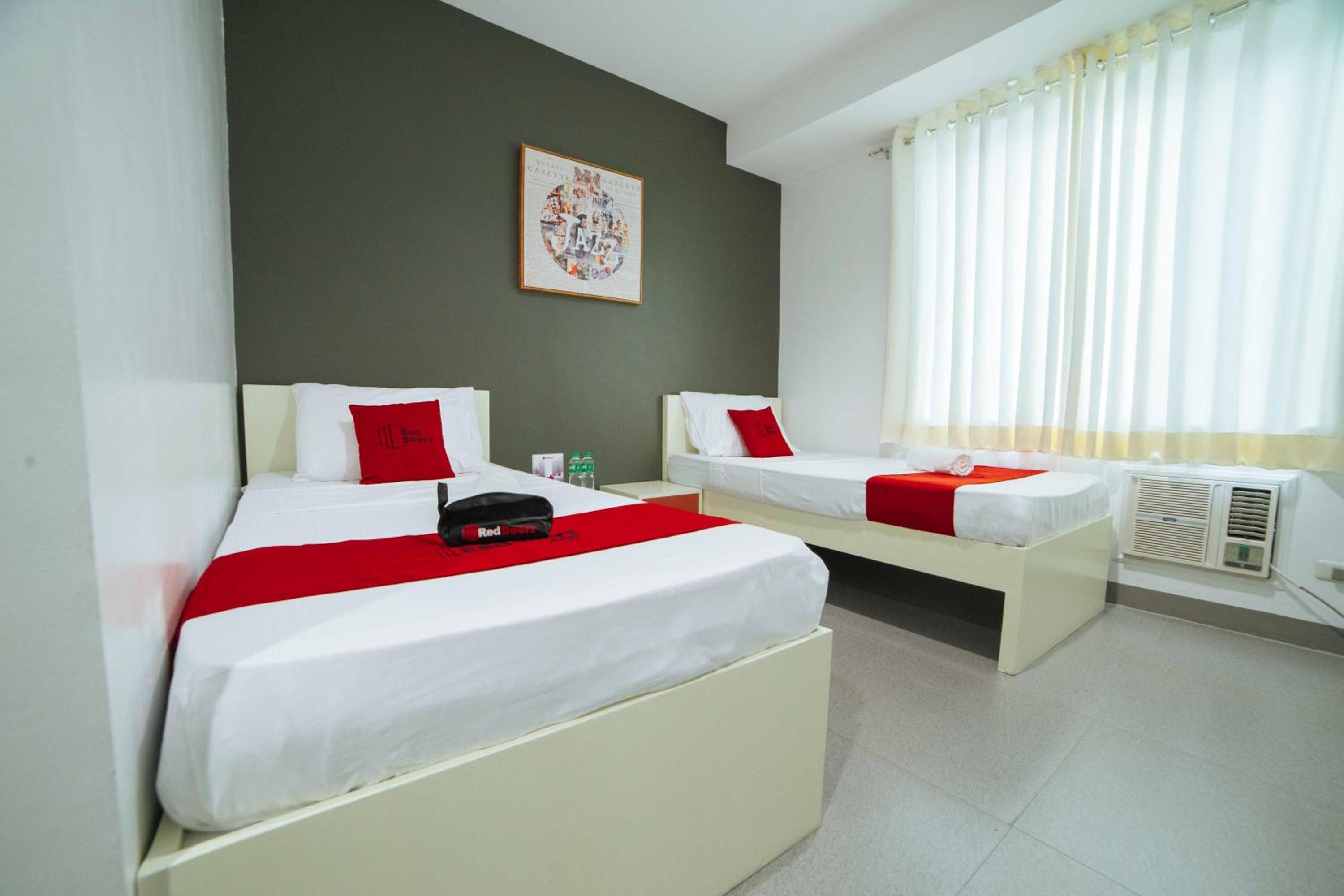 Reddoorz Plus Roxas St. Davao 21/49