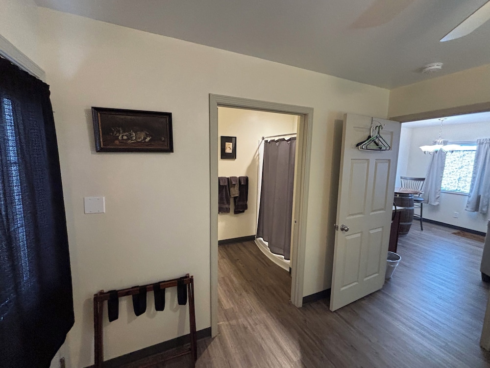 Hermann Crown Suites 49/75