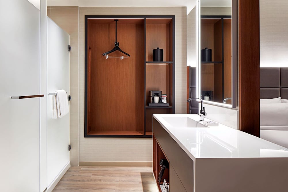 AC Hotel by Marriott Santa Rosa Sonoma Wine Country 17/55