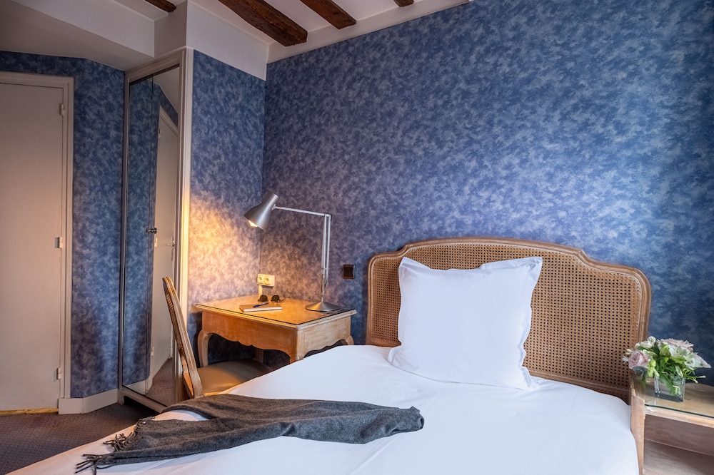 Hotel Baudelaire Opera 33/72