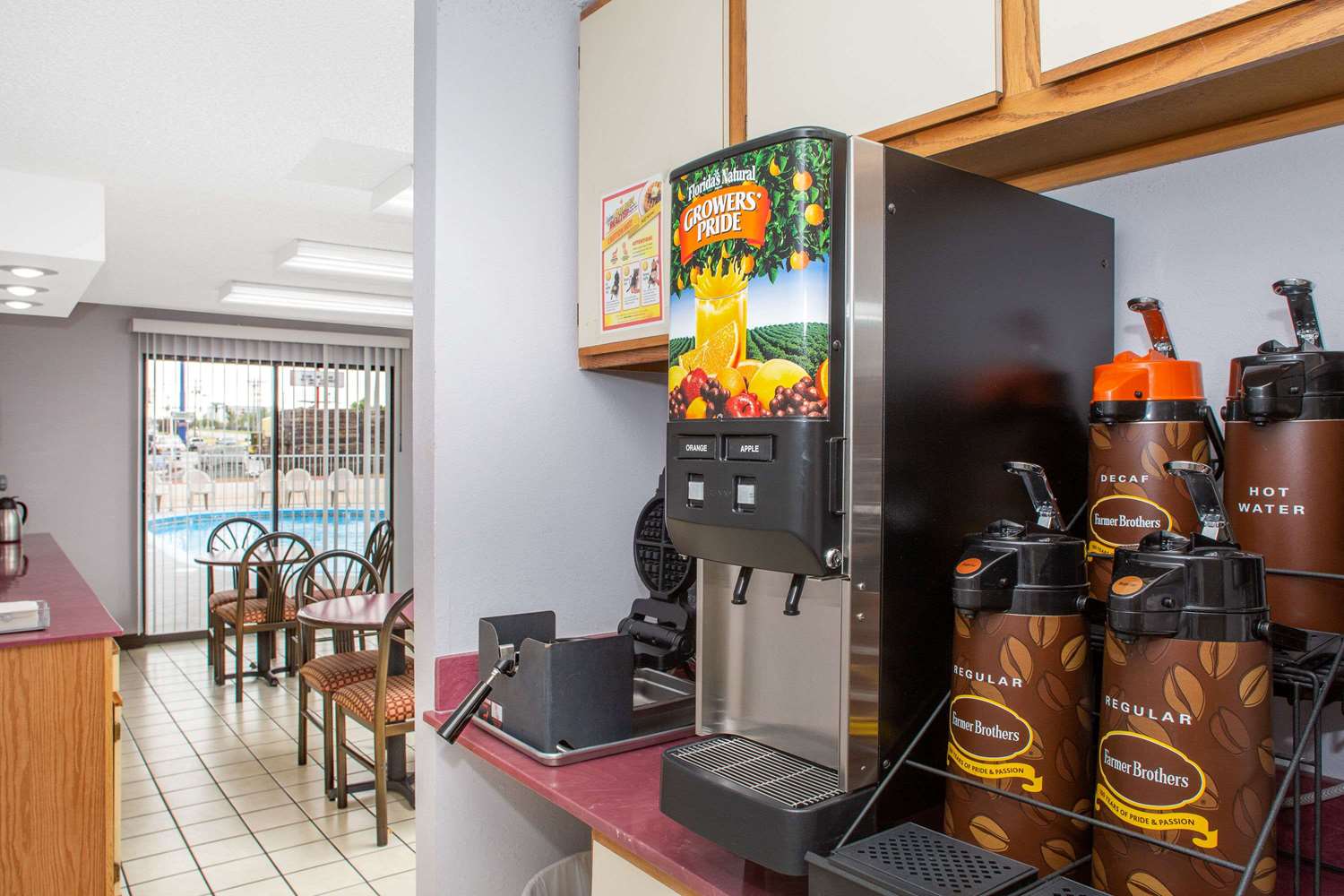 Super 8 by Wyndham Springdale AR 17/30