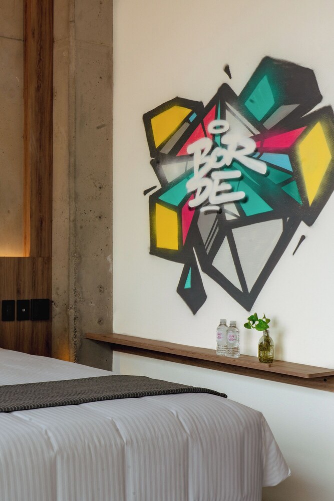 غرفة ديلوكس بسرير كينج، Street Art Hotel Roma 2/5