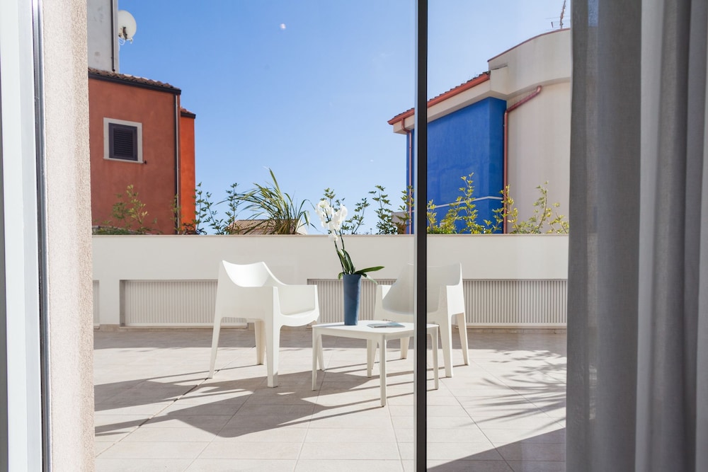 Modica Beach Resort 33/75