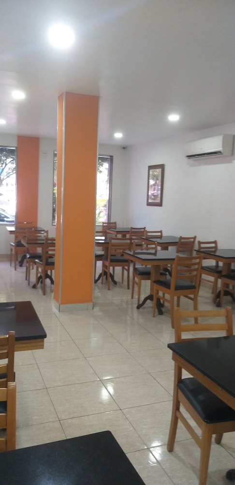 Diplomata Hotel 17/27