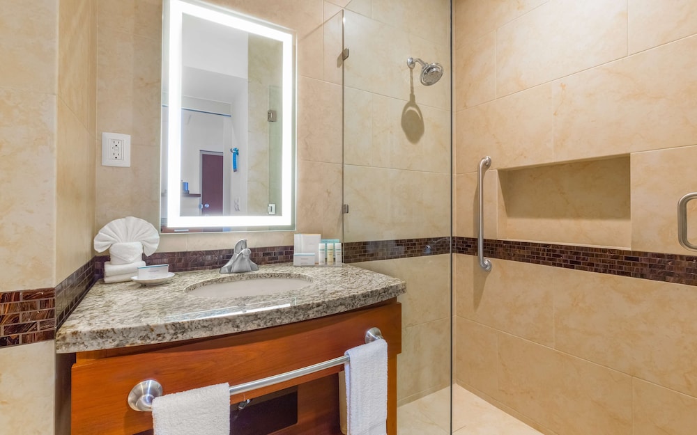 Hampton Inn and Suites by Hilton Los Cabos 11/55