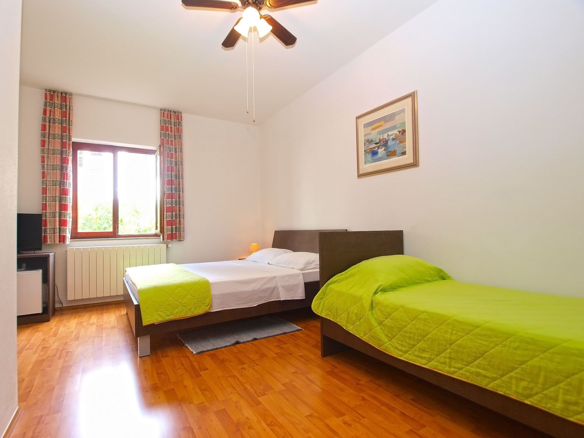 1 BEDROOM, TRIPLE