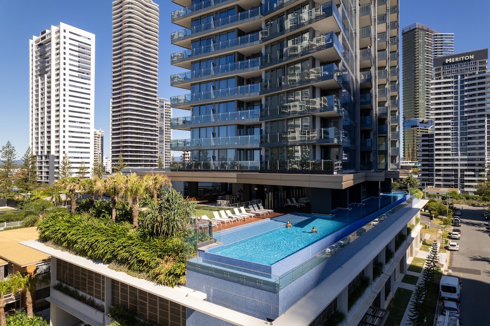 ULTIQA Signature at Broadbeach 29/50