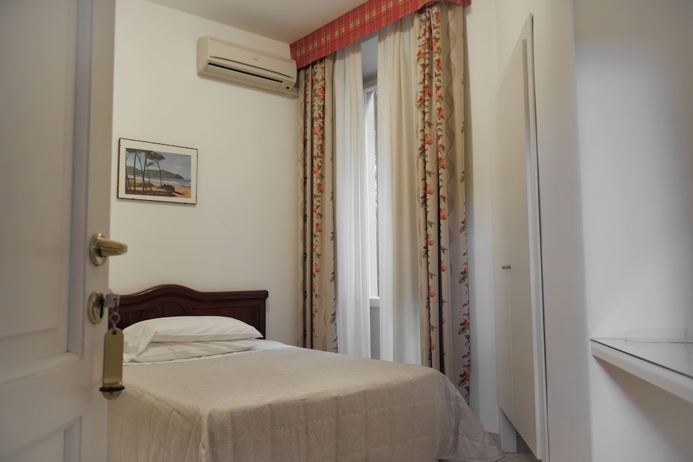 Albergo Italia 12/42