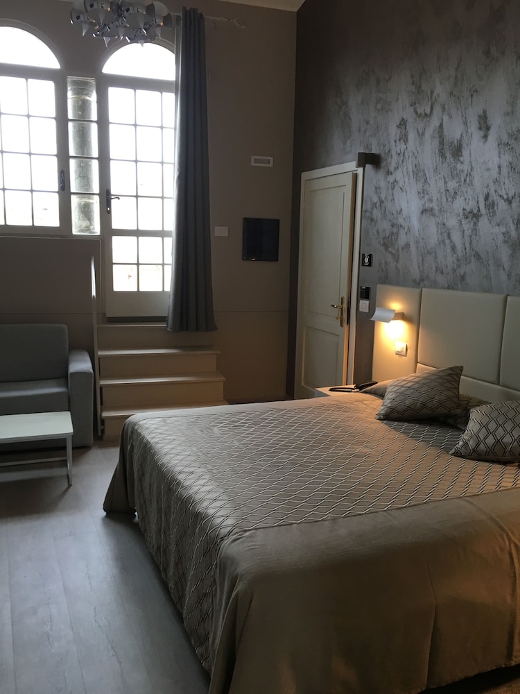 Alessi Hotel Trattoria 20/72