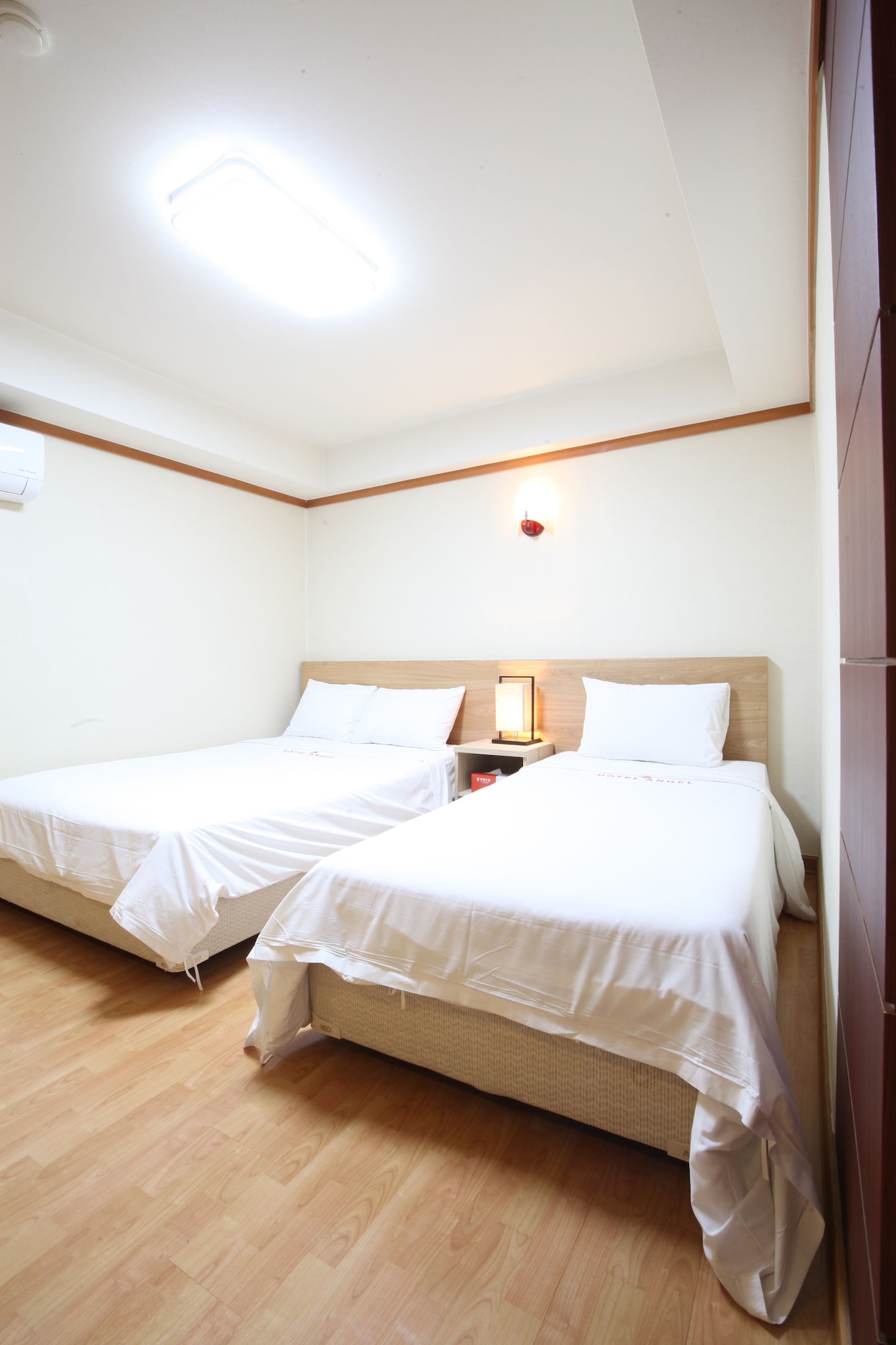 TYPE A, TWIN BEDS