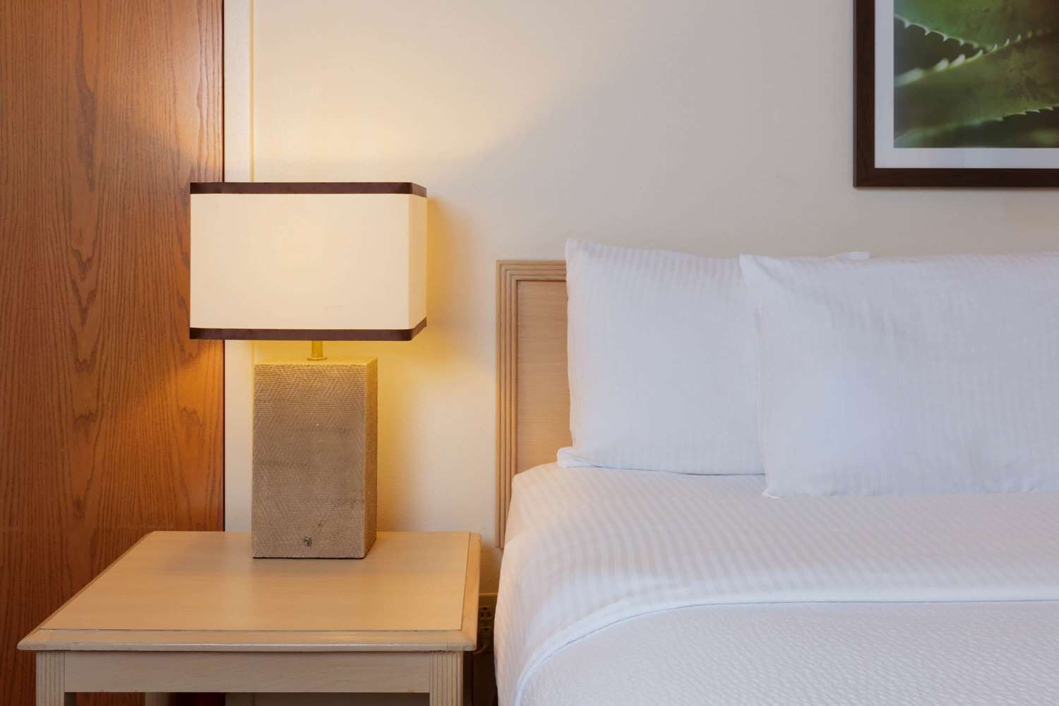 La Quinta Inn & Suites by Wyndham Garden City 21/42