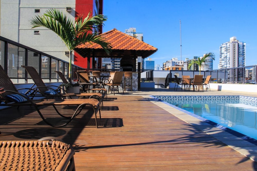CHAMPAGNAT PRAIA HOTEL 26/27