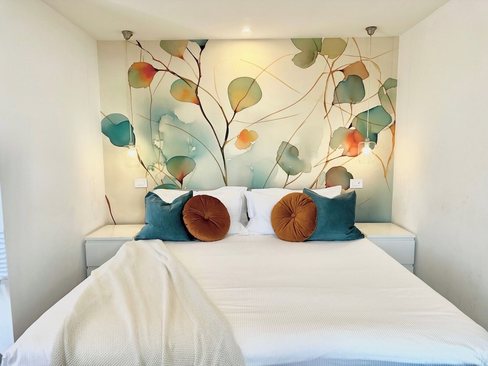 Suite, King Bed, Sea View, Sofa, Accessible