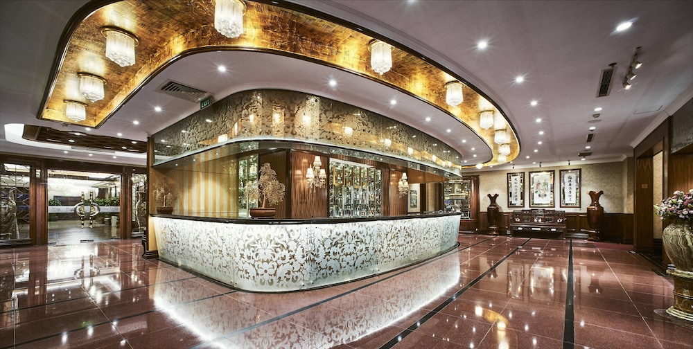Windsor Plaza Hotel 10/78