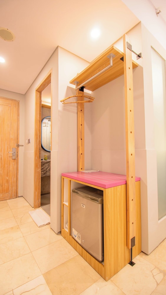 Koa D Surfer Hotel 7/50
