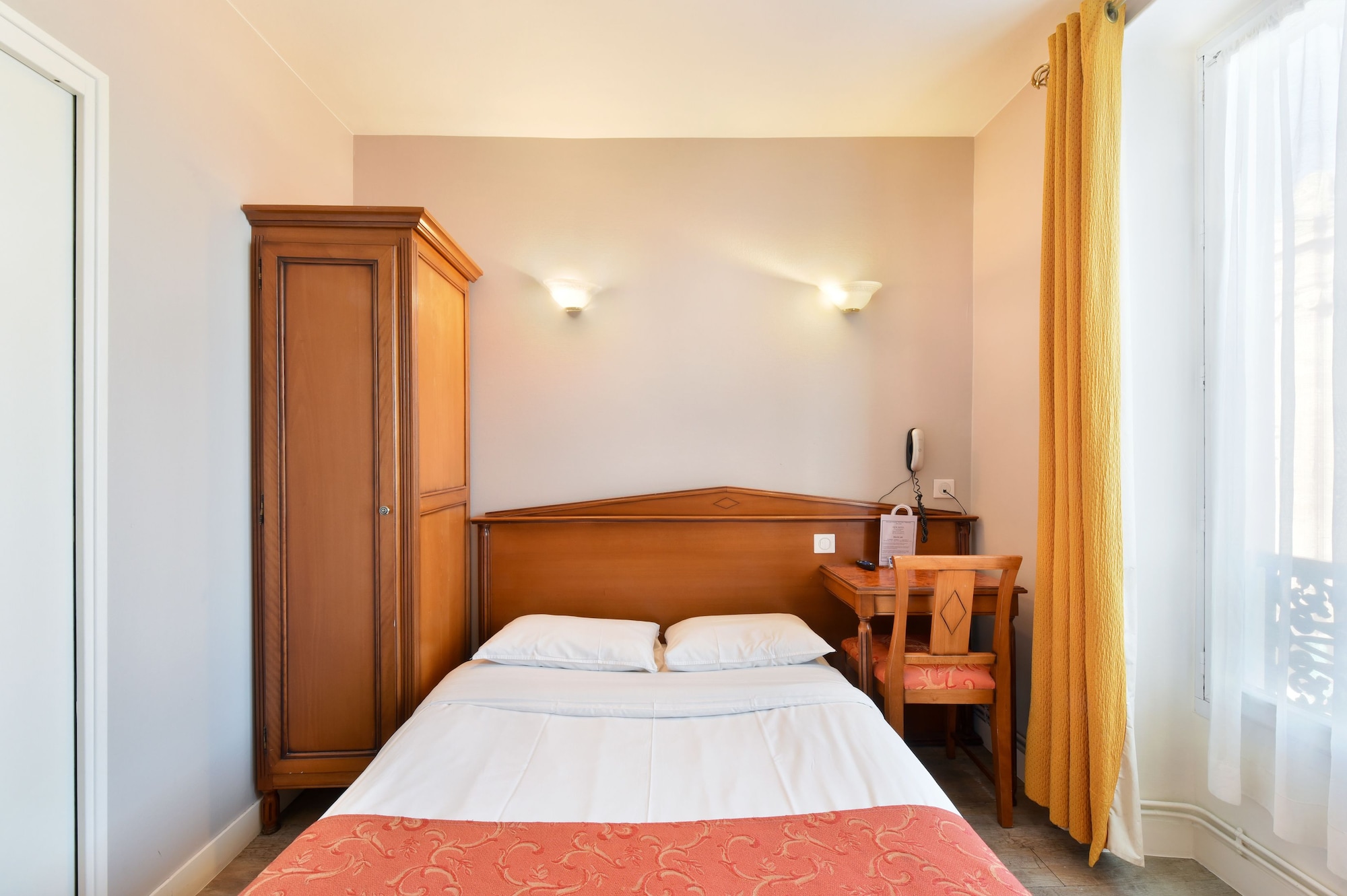 غرفة مفردة، New Hotel Gare Du Nord 10/14