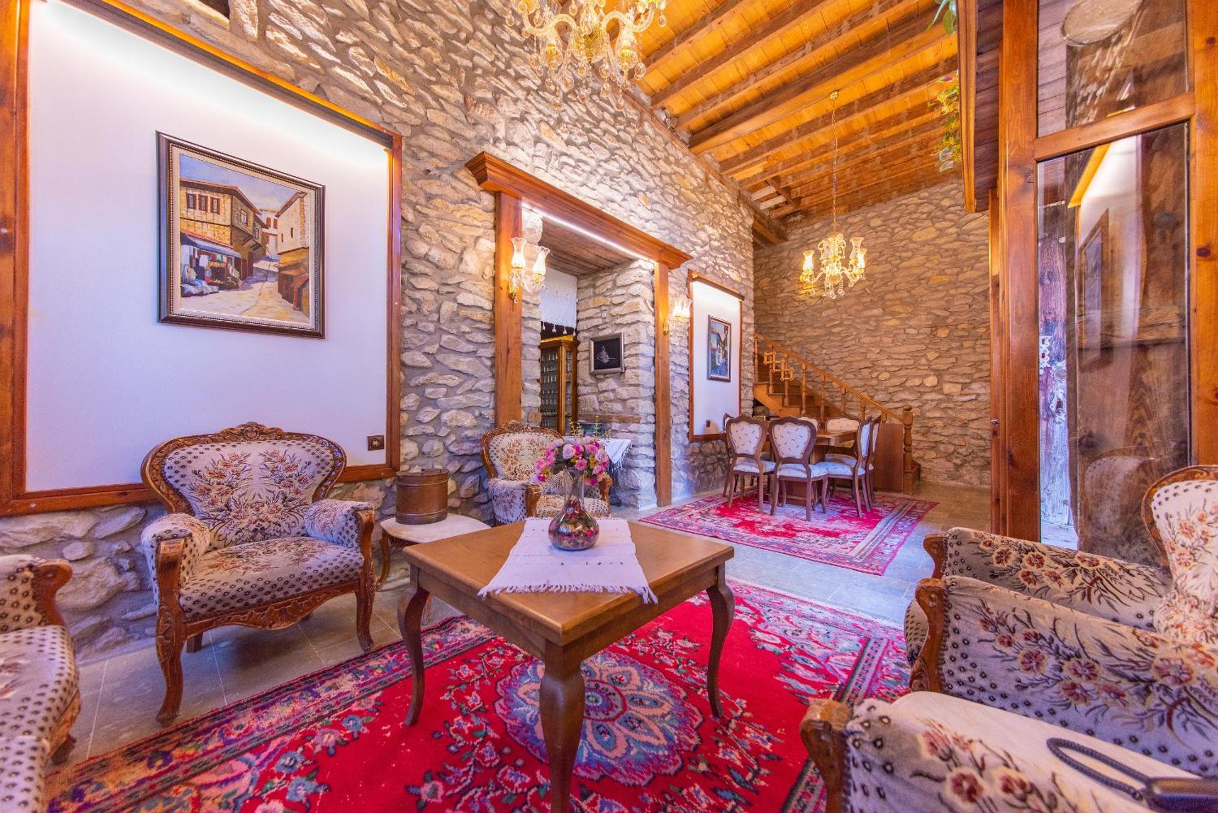 Cesmeli Konak Hotel 35/55