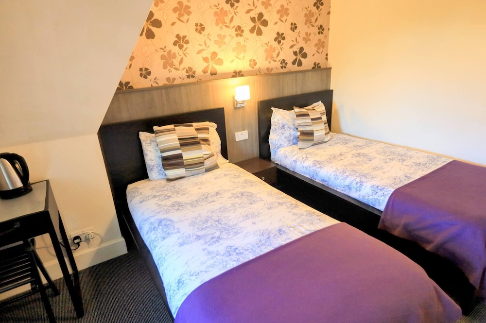 Edinburgh Holiday Guest House 16/40