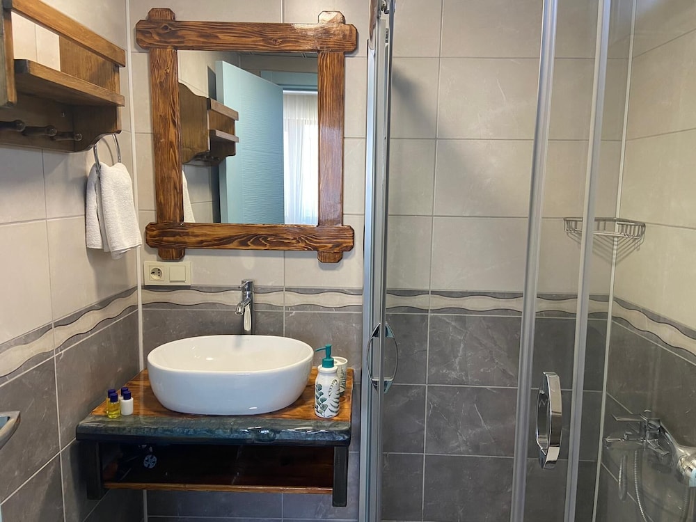 Azra Apart Otel 50/50