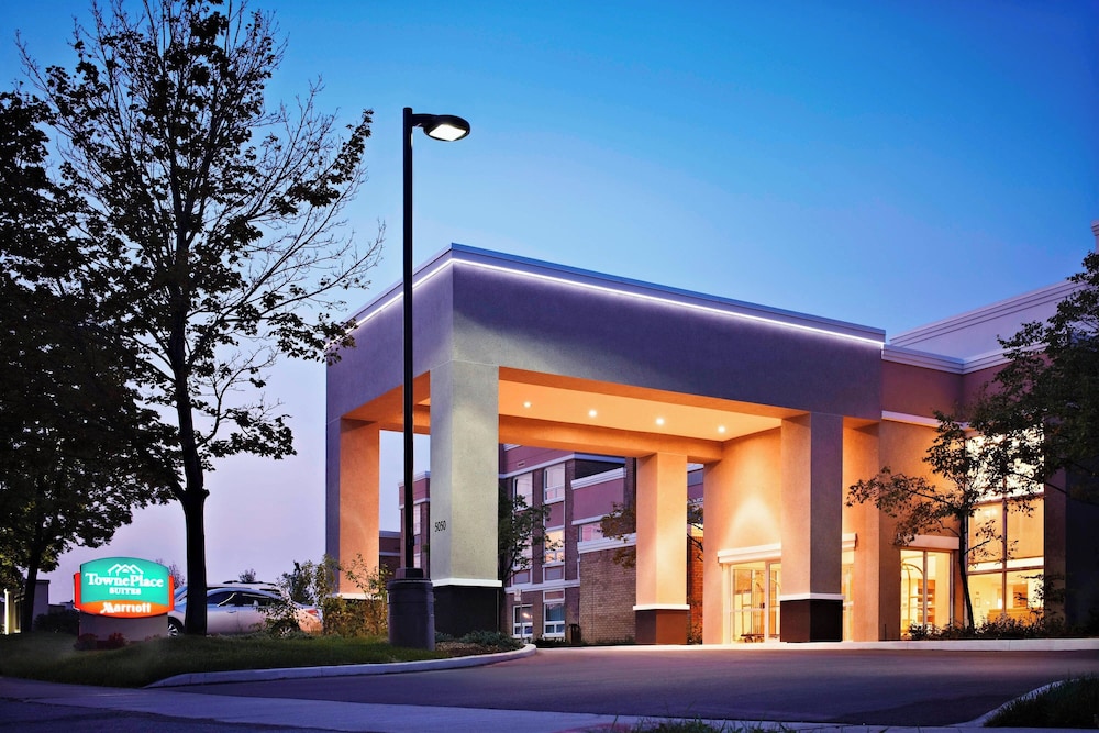TownePlace Suites by Marriott Mississauga – Airport Corporate Centre in MISSISSAUGA