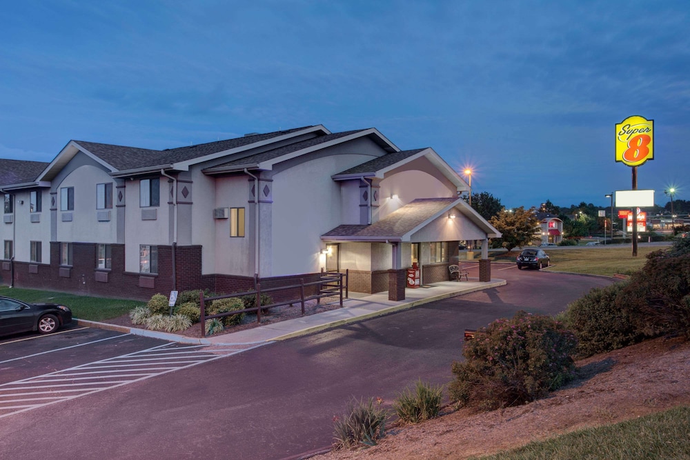 Super 8 by Wyndham Christiansburg/Blacksburg Area 1/20