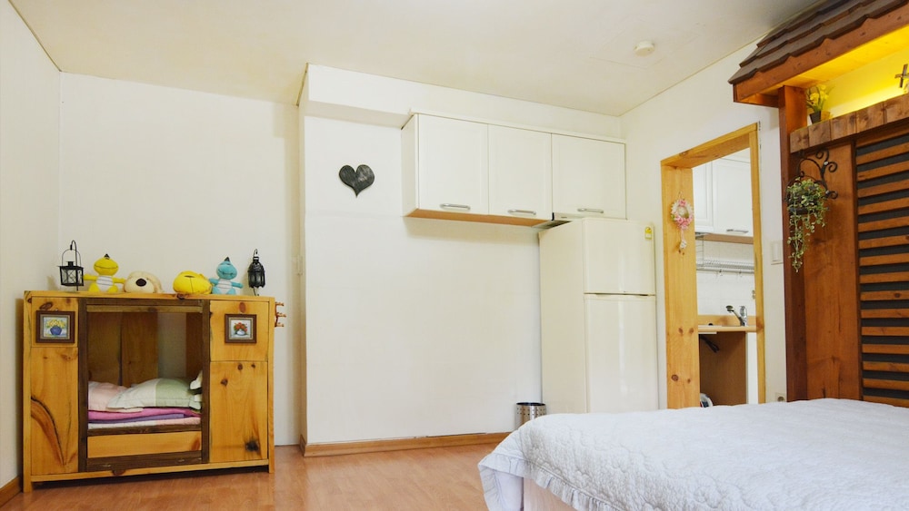 Sicily Pension 12/50