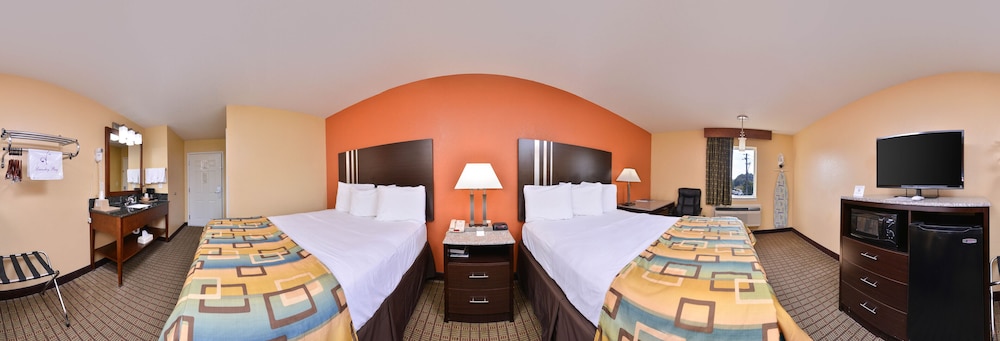 Douglas Inn And Suites 30/41