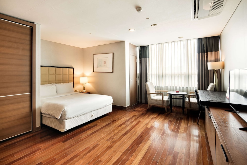 DELUXE, ECONOMY, DOUBLE BED, LIGHT HOUSEKEEPING