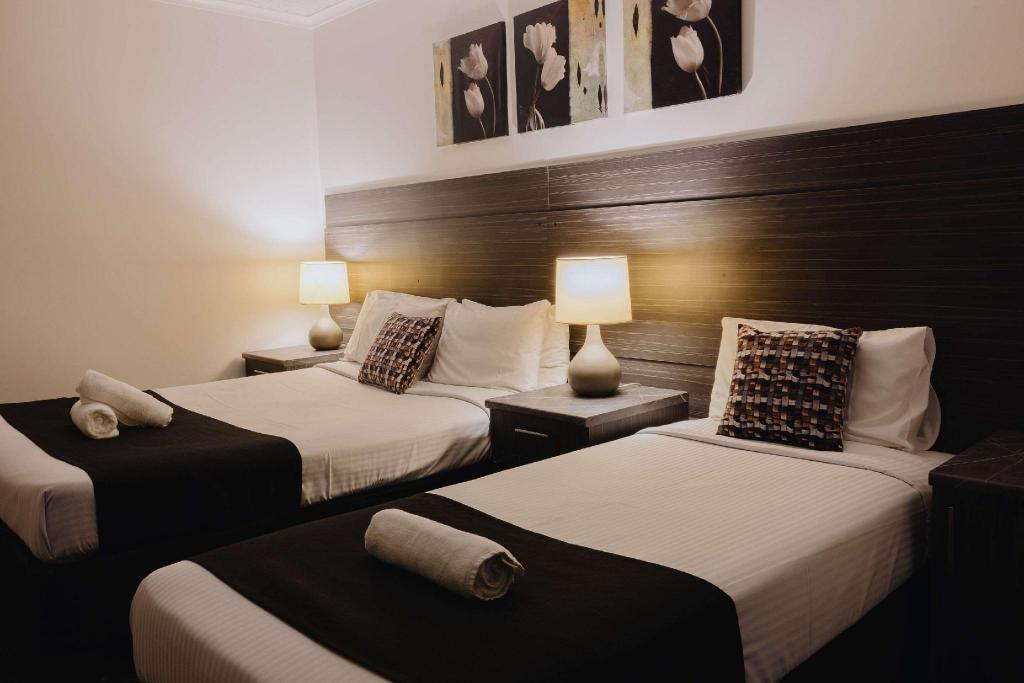 Room, Quadruple, Twin Beds, King Bed
