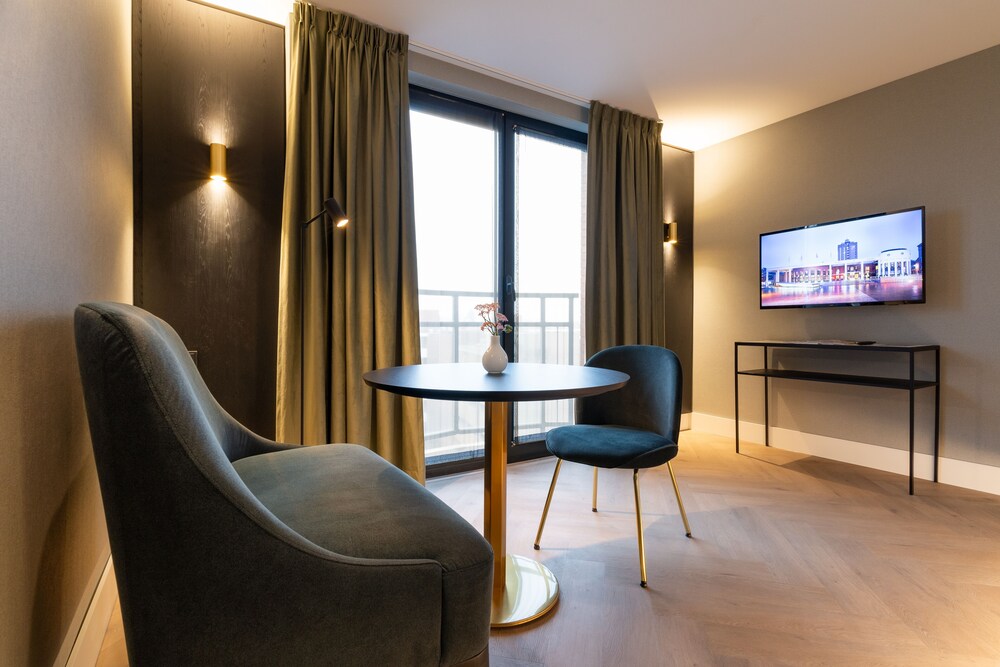 Theaterhotel de Oranjerie 44/61