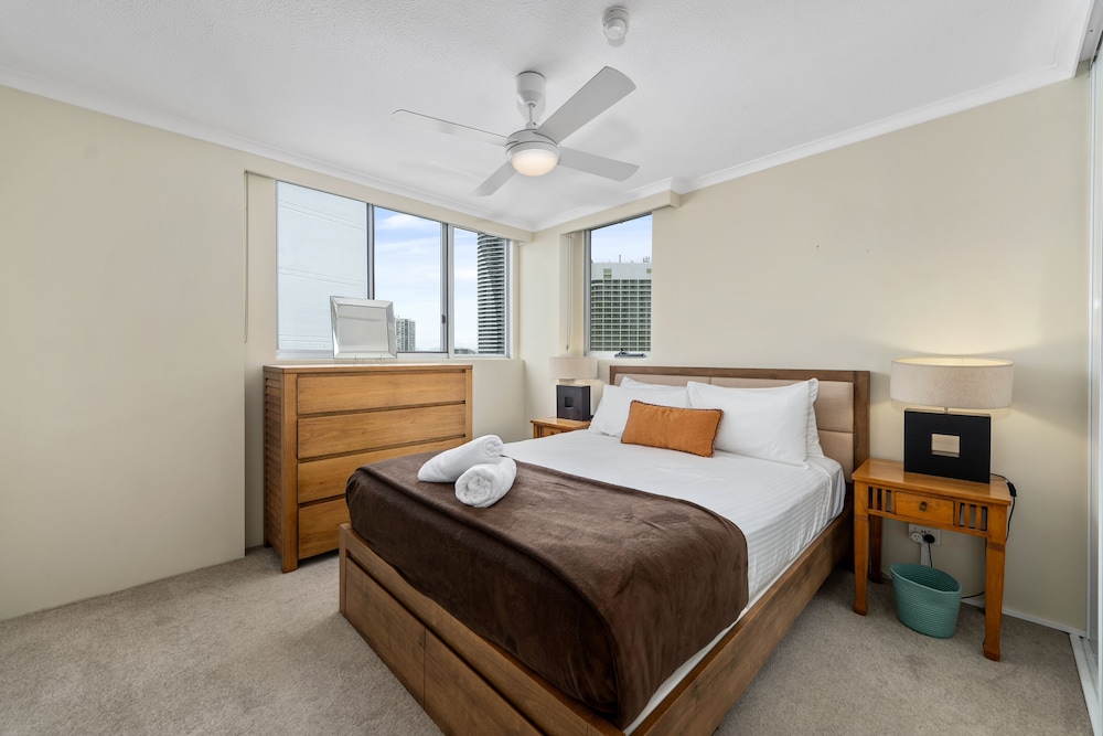 Sandpiper Apartments 24/71