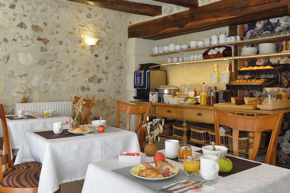 AUBERGE LE COLOMBIEN 28/37