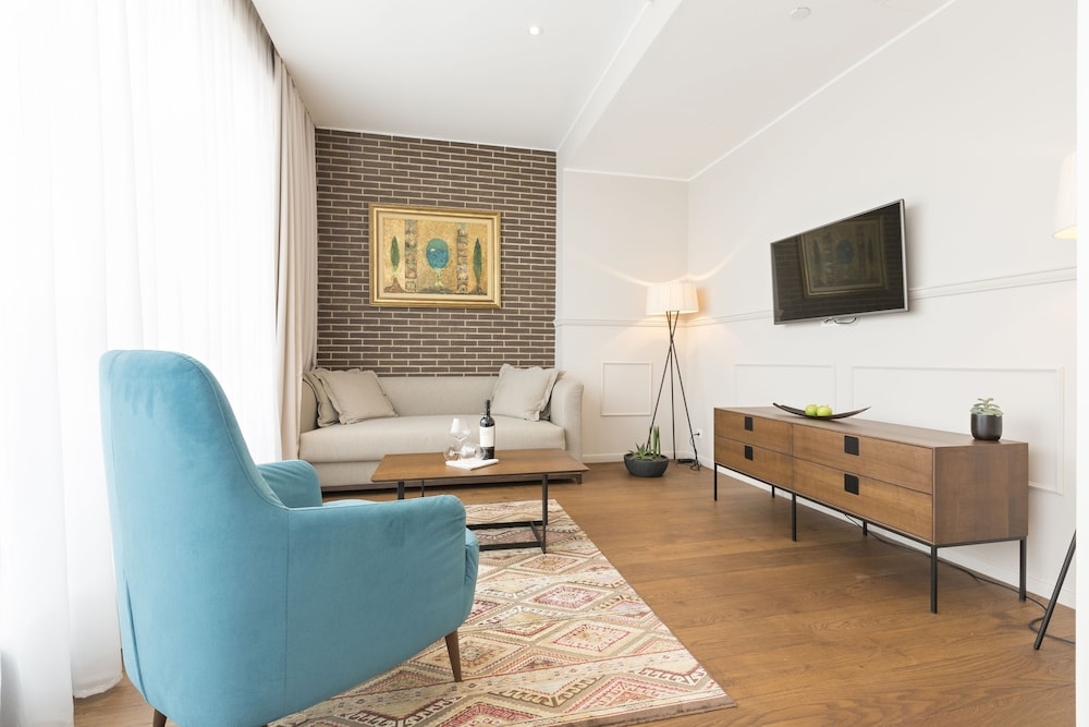 Envoy Hotel Belgrade 41/68