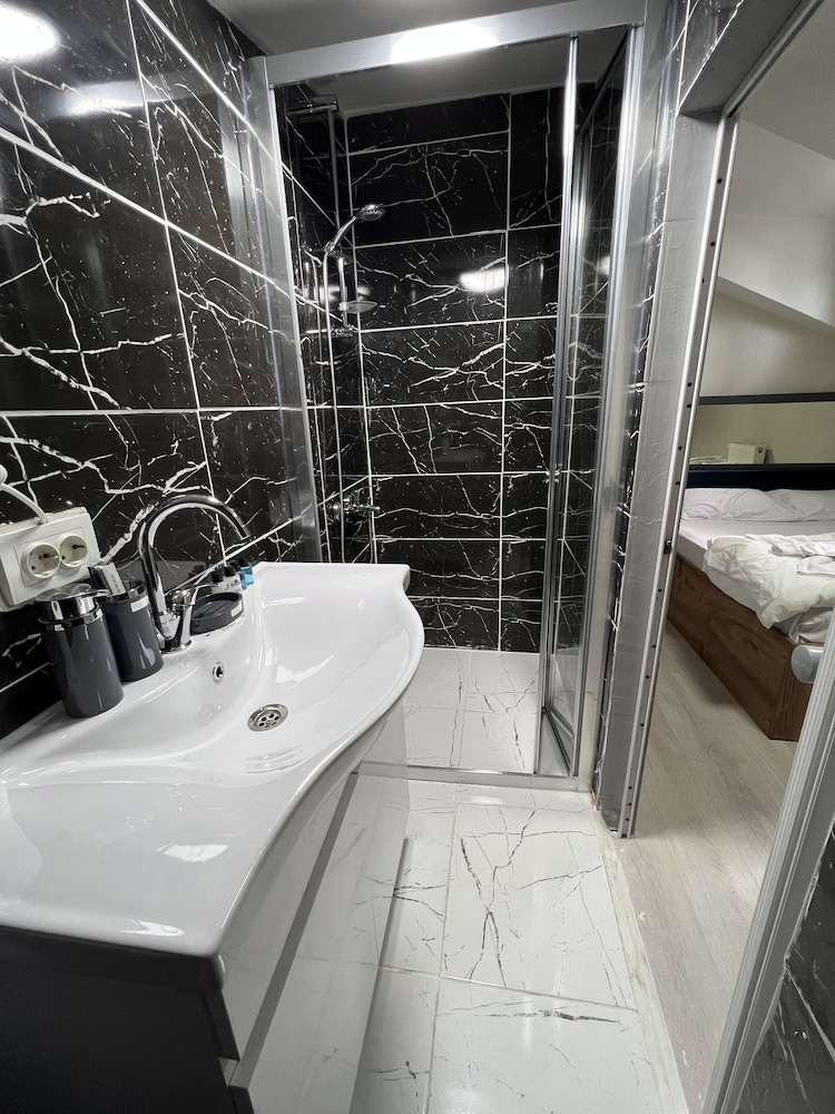Near Suites Atasehir 26/26
