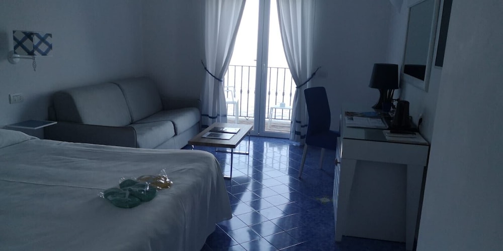 Relais Maresca Luxury Small Hotel 34/71
