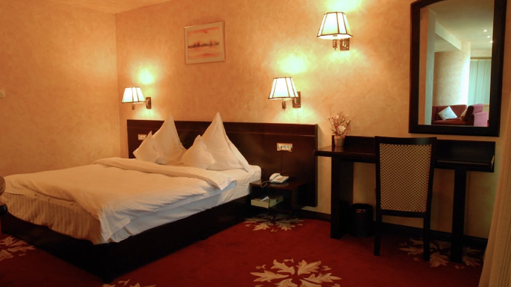Hotel Delta 4 13/44