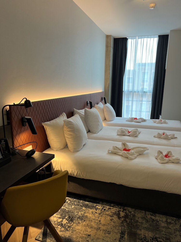 Hotel New Kit 23/59