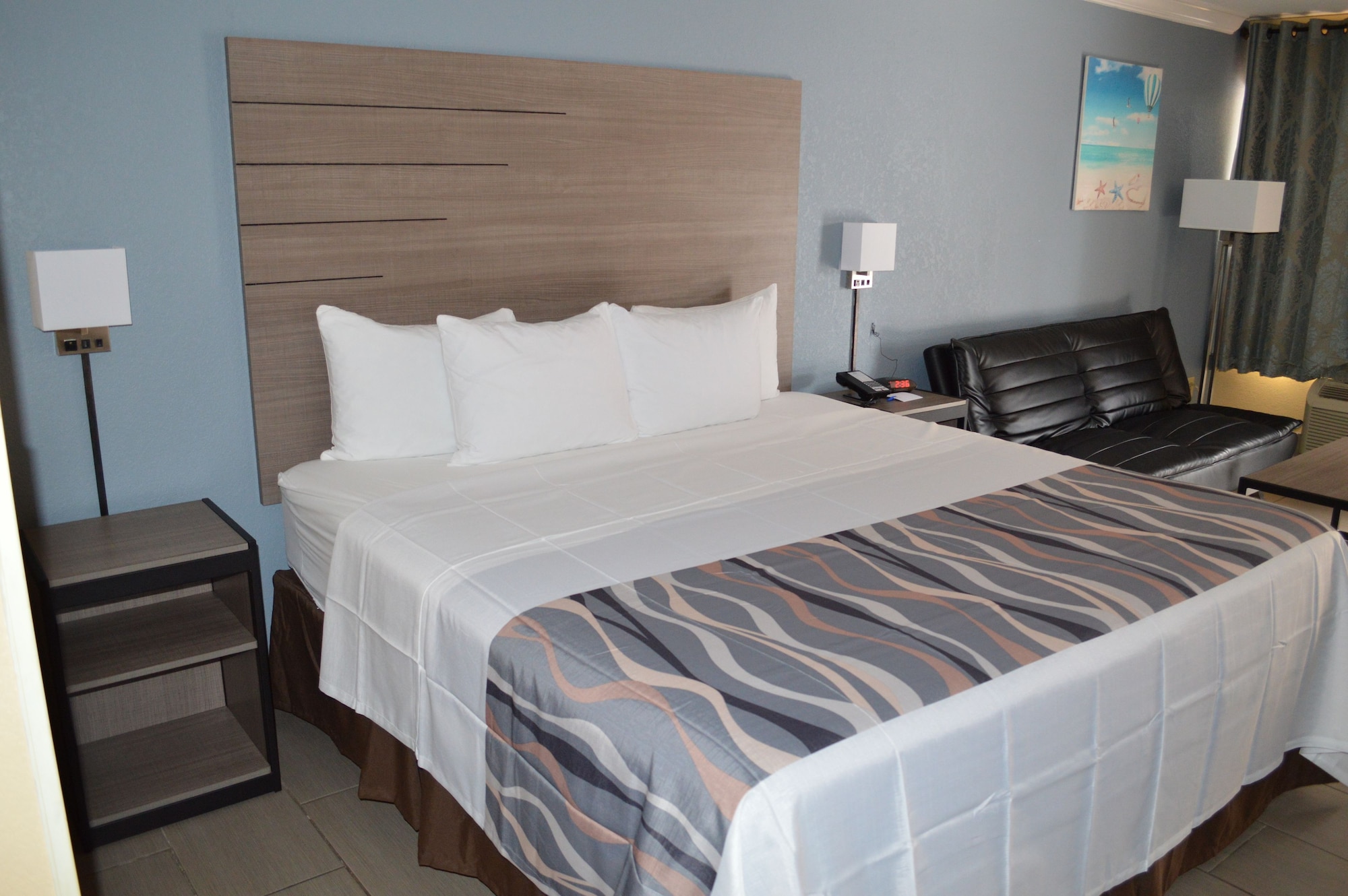 ROOM, KING BED