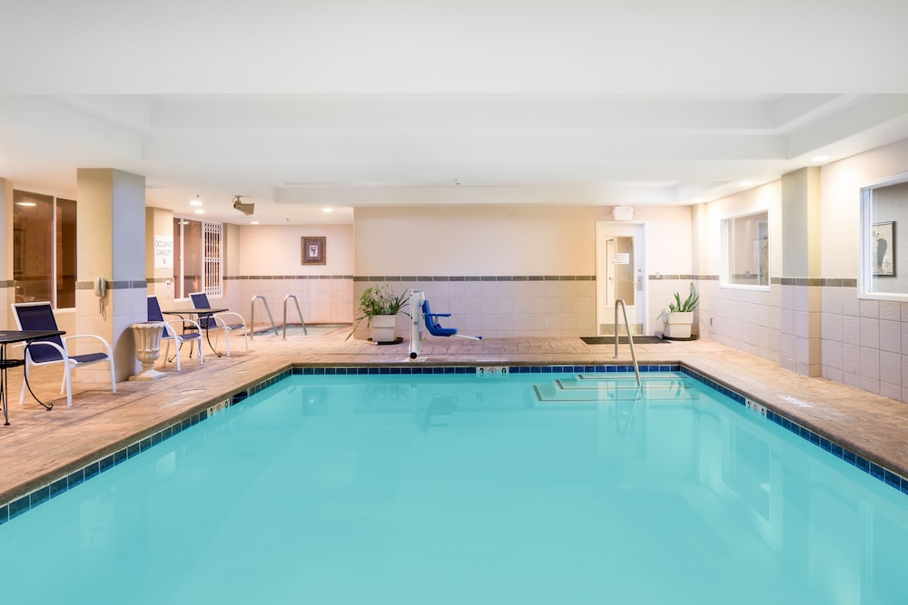 swimming pool spa