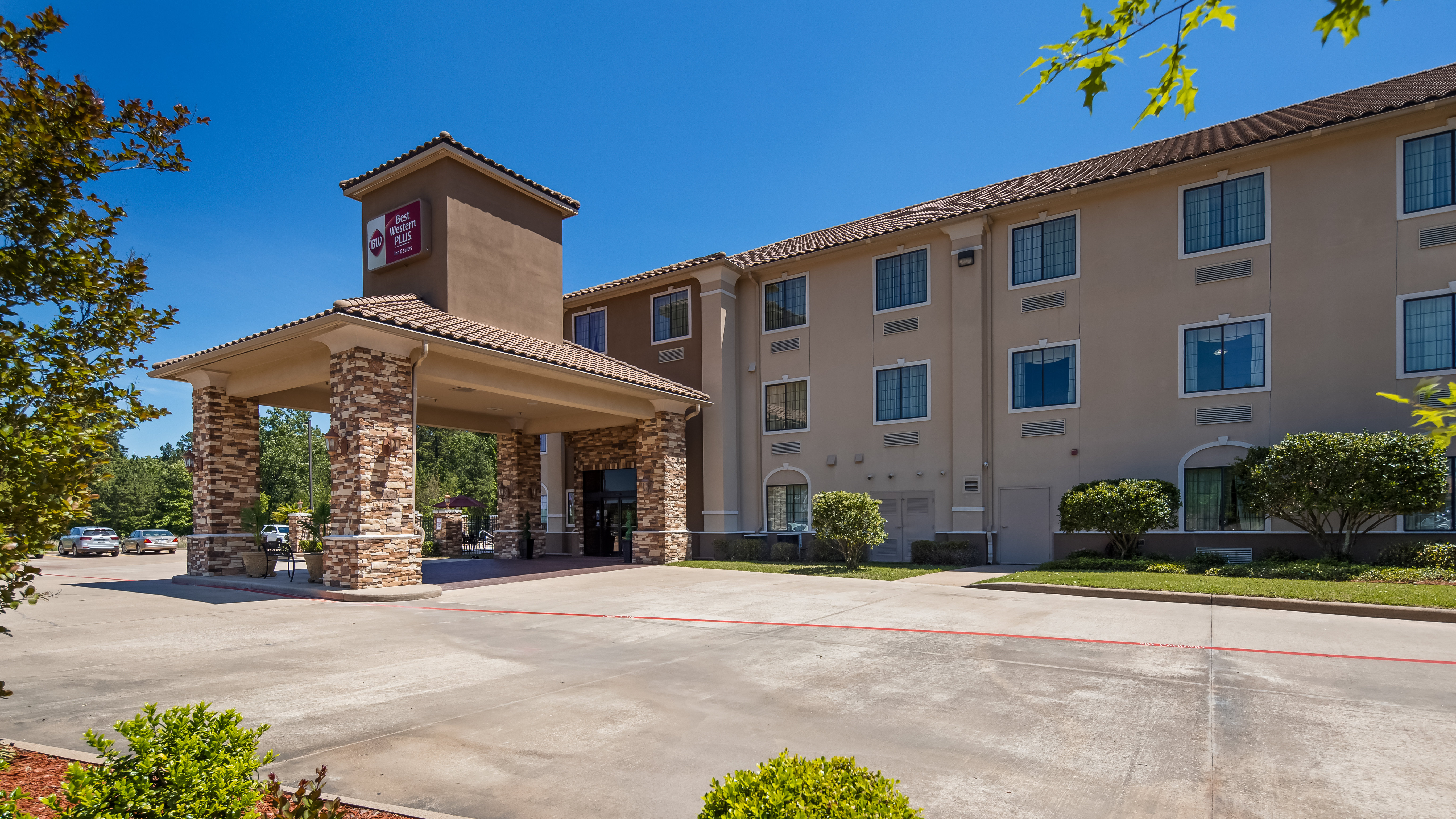 Best Western Plus Crown Colony Inn and Suites 53/59