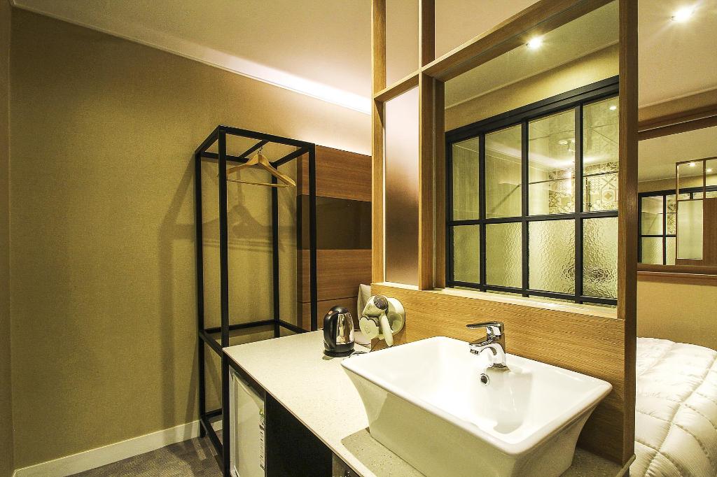 Two Heart Hotel Gimhae 51/55