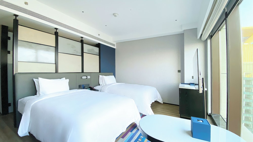 Aloft Yantai 13/38