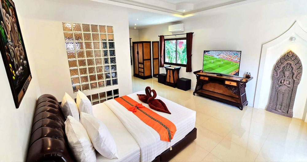 Hide Land Pattaya - Luxurious Tropical Villa 15/97