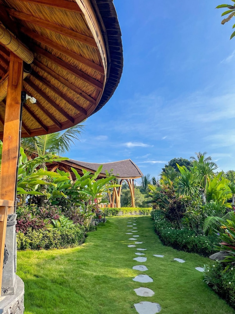 Puri Dajuma Terrace Eco-Lodge & Spa 45/47