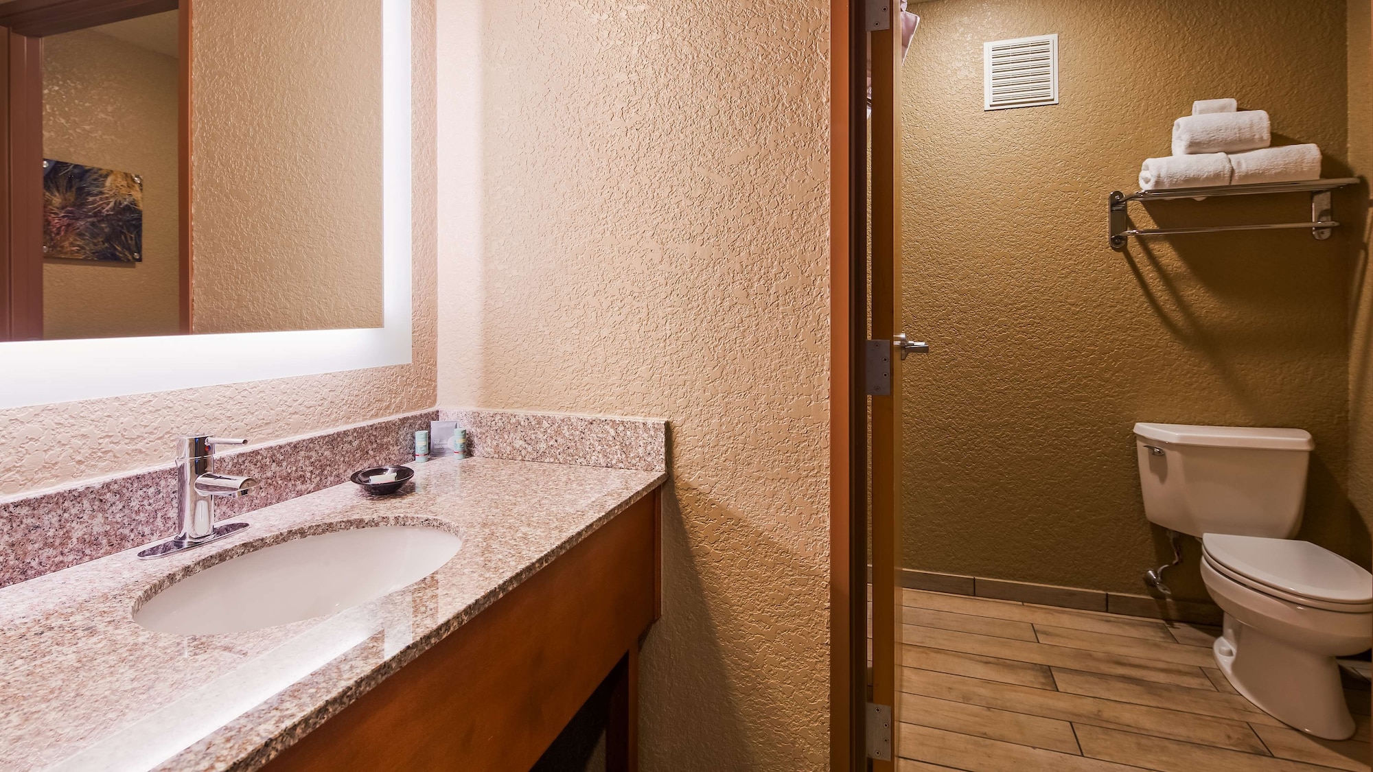غرفة قياسية بسريرين كوين بشرفة، Best Western Harbour Pointe Lakefront 3/4
